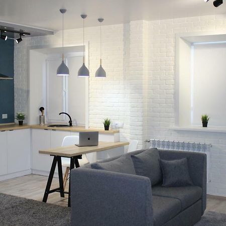 パヴロダルСтудия "Loft"アパートメント エクステリア 写真